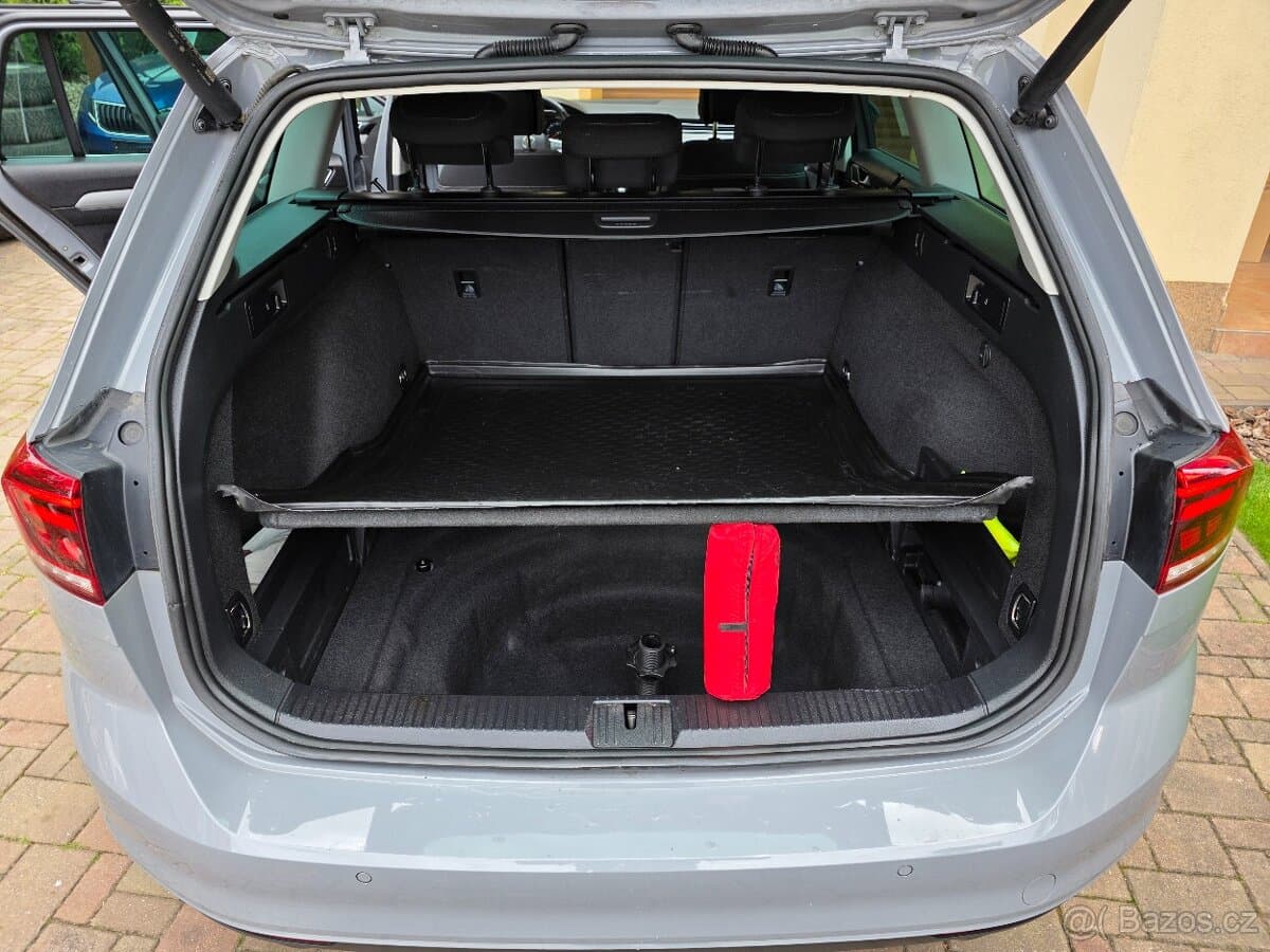 2023 Volkswagen PASSAT - 13