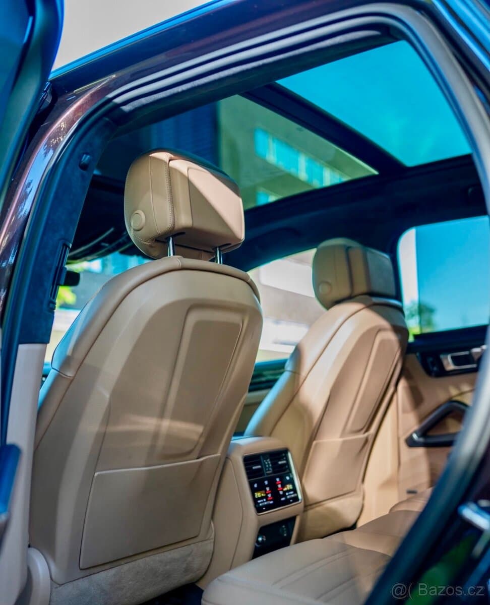 2018 Porsche CAYENNE - 13