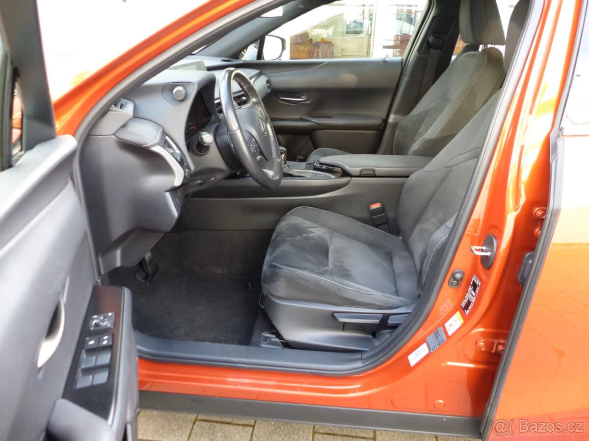 2019 Lexus UX - 13