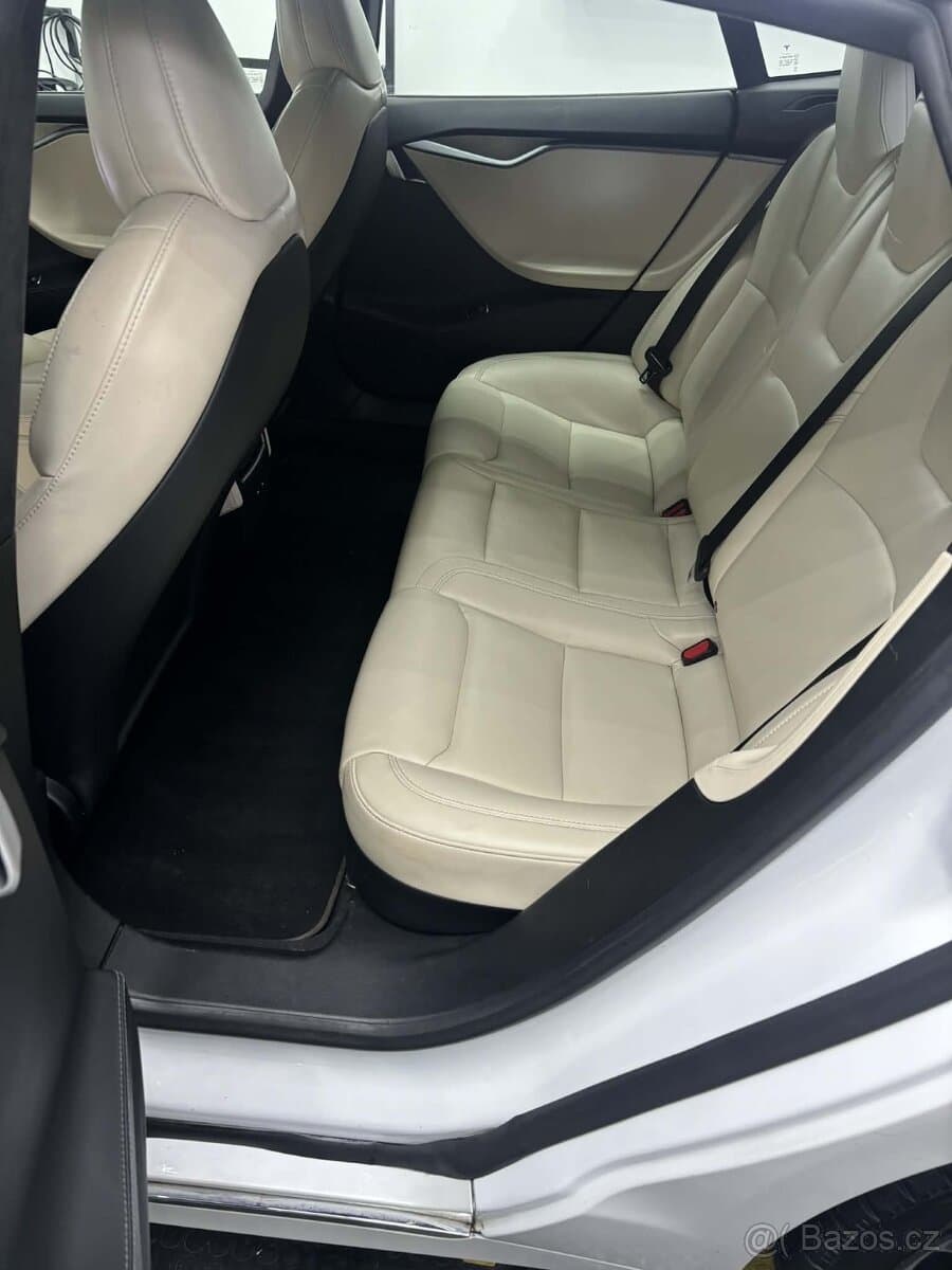 2020 Tesla MODEL S - 13