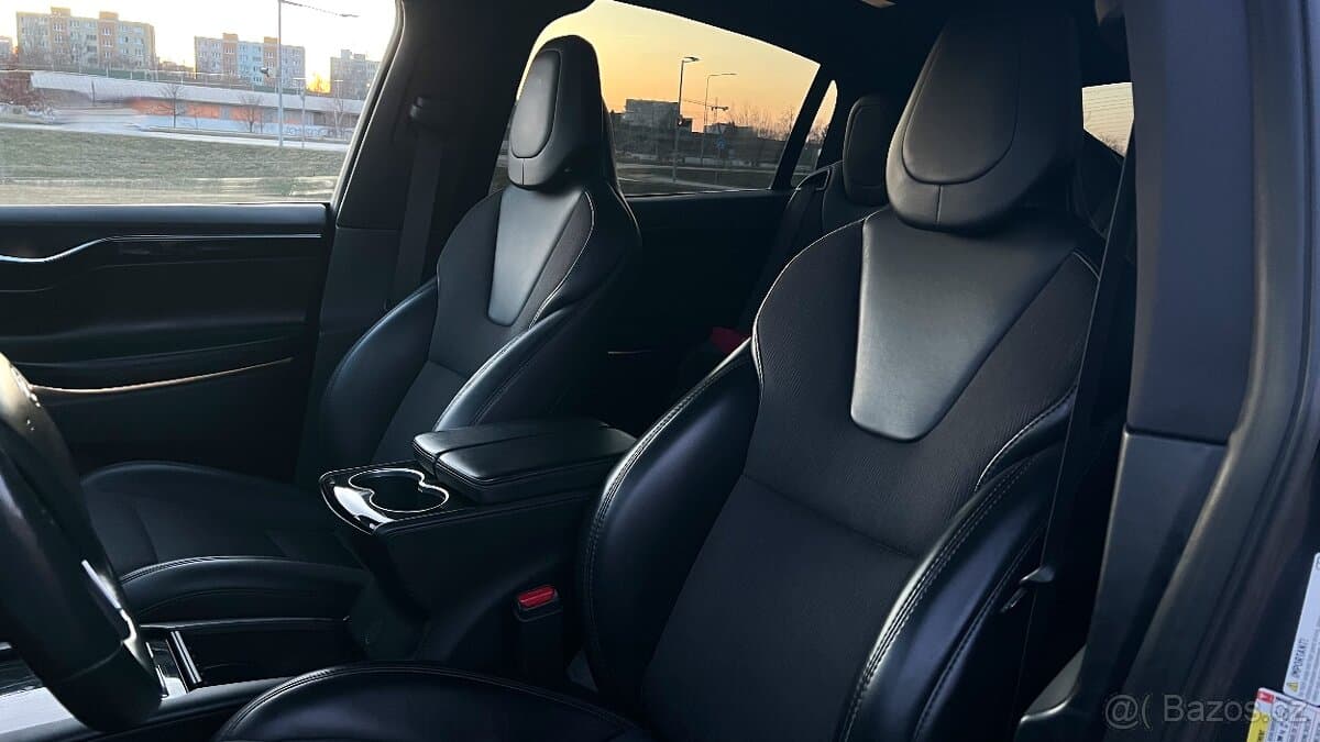 2018 Tesla MODEL X - 13