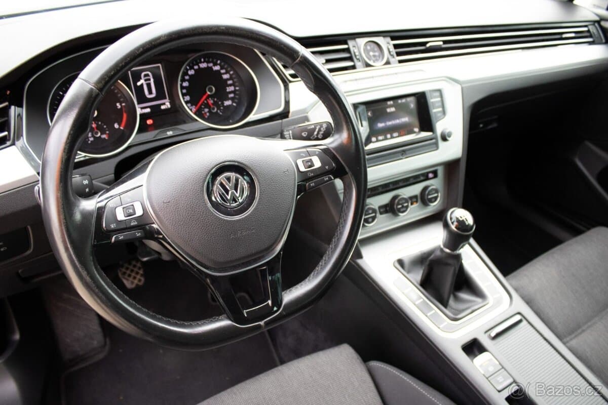 2016 Volkswagen PASSAT - 13