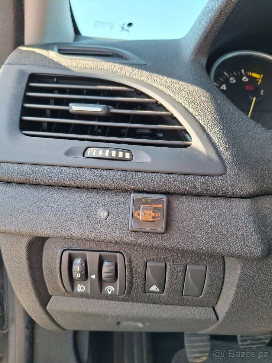 2011 Renault MEGANE - 13