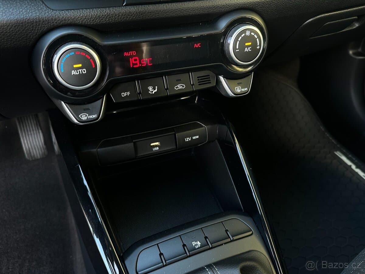 2021 Kia STONIC - 13