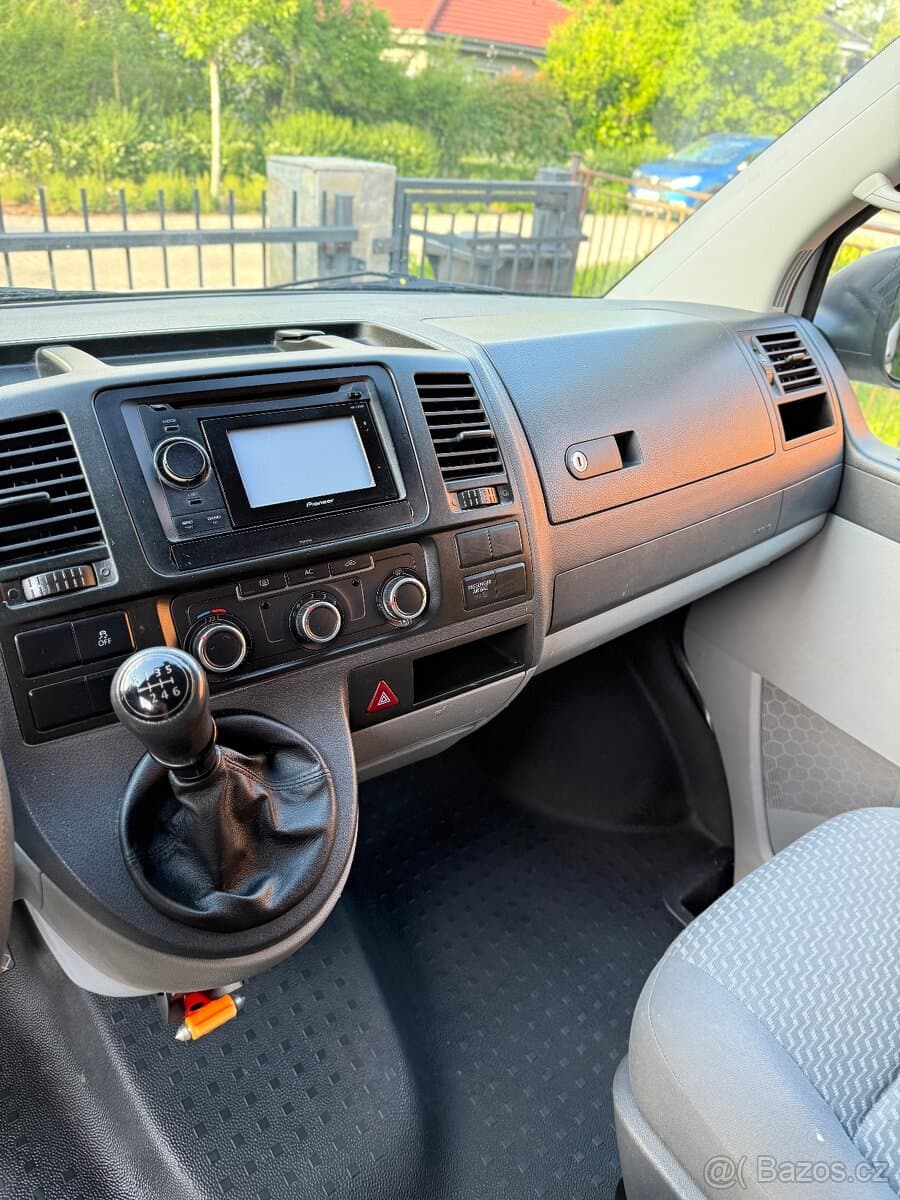2011 Volkswagen TRANSPORTER - 13