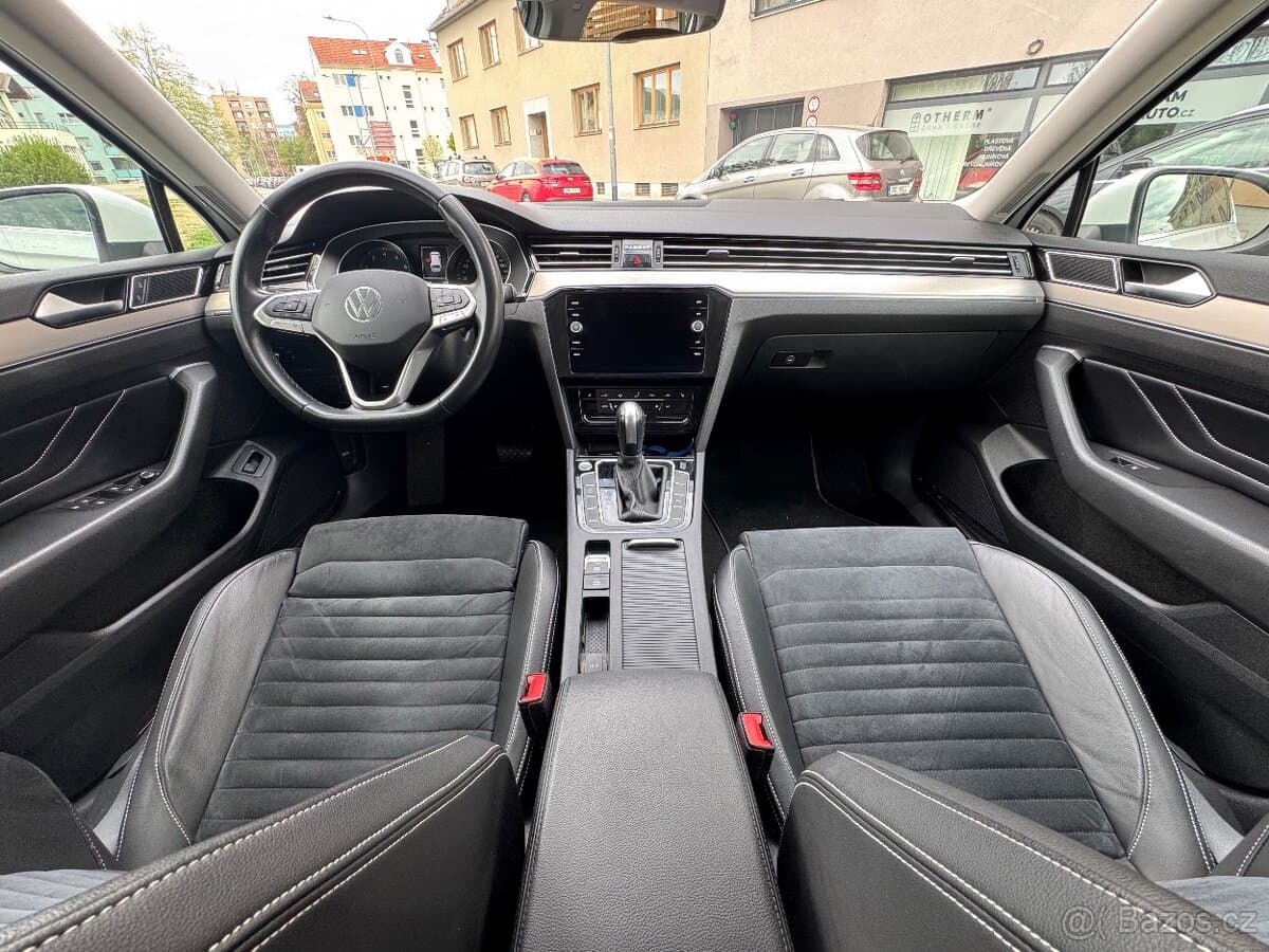2020 Volkswagen PASSAT - 13