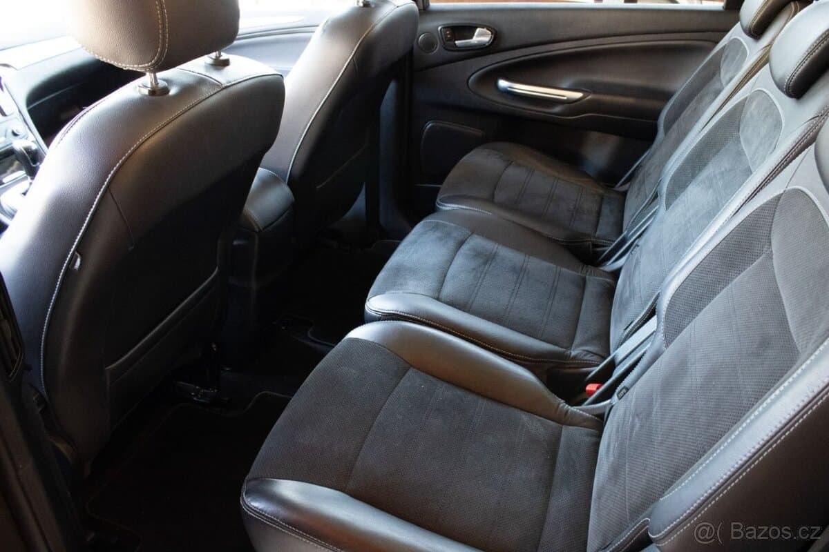 2012 Ford S-MAX - 13