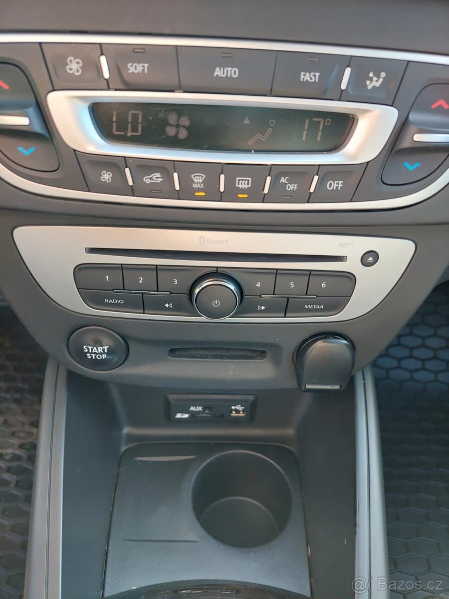 2014 Renault MEGANE - 13