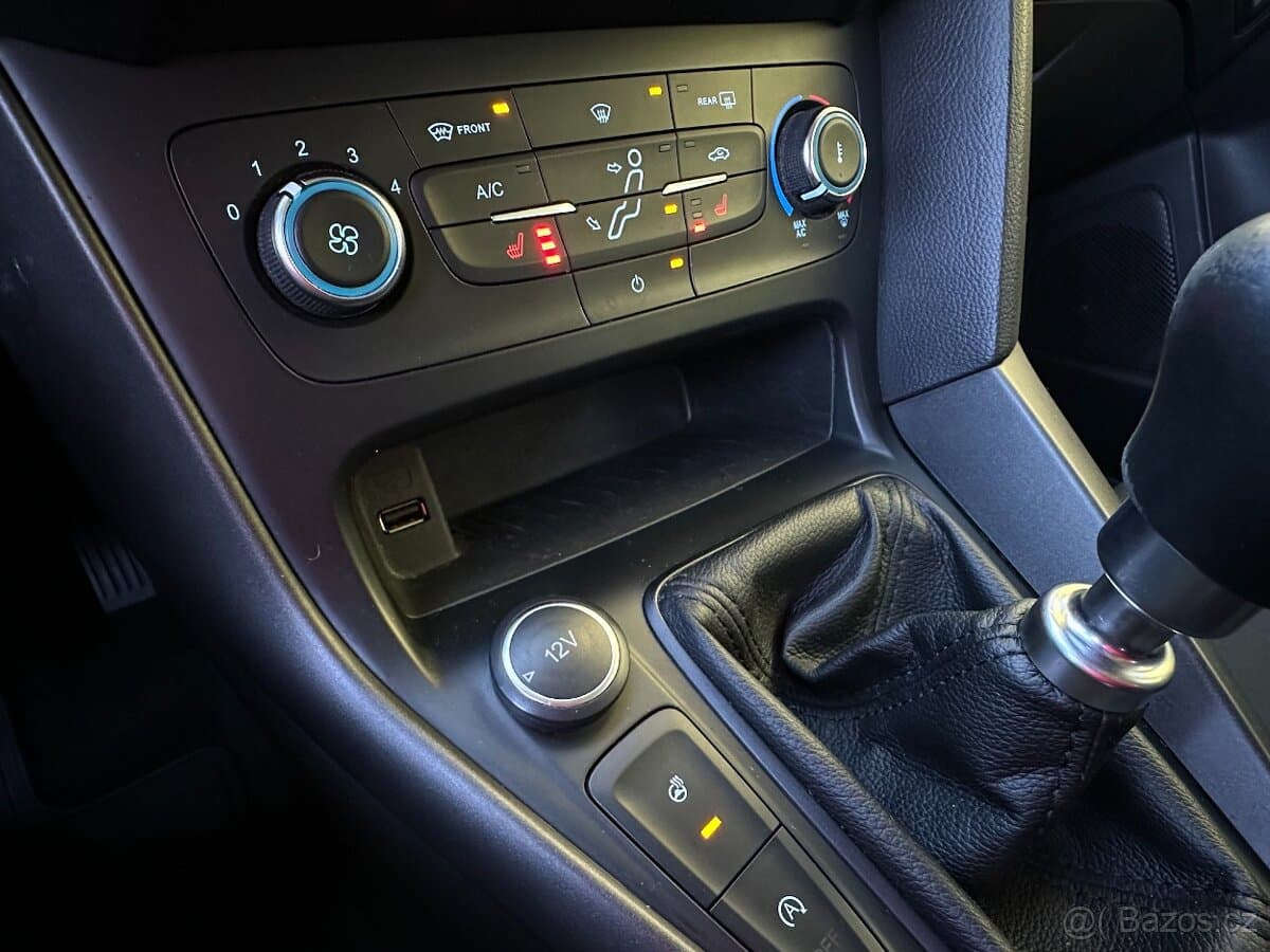 2017 Ford FOCUS - 13