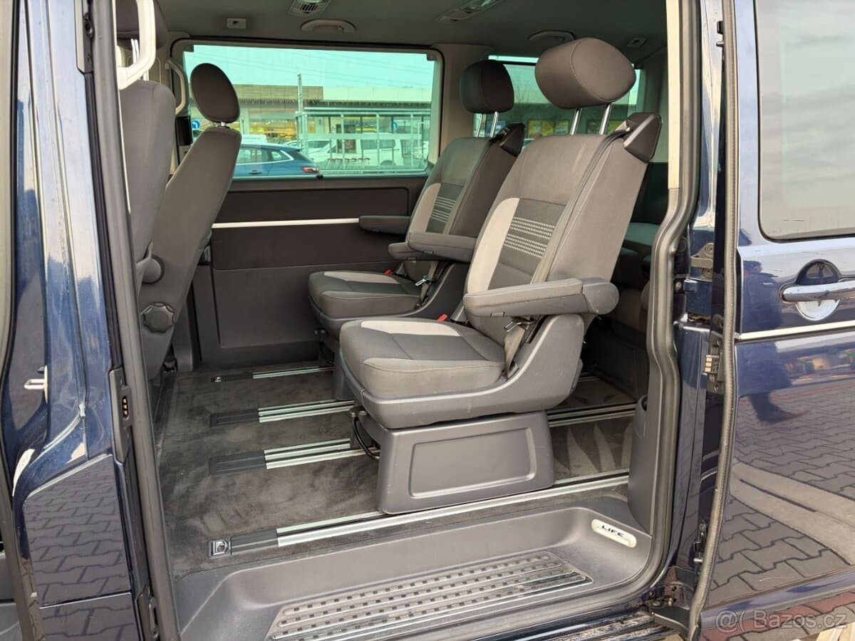 2013 Volkswagen MULTIVAN - 13