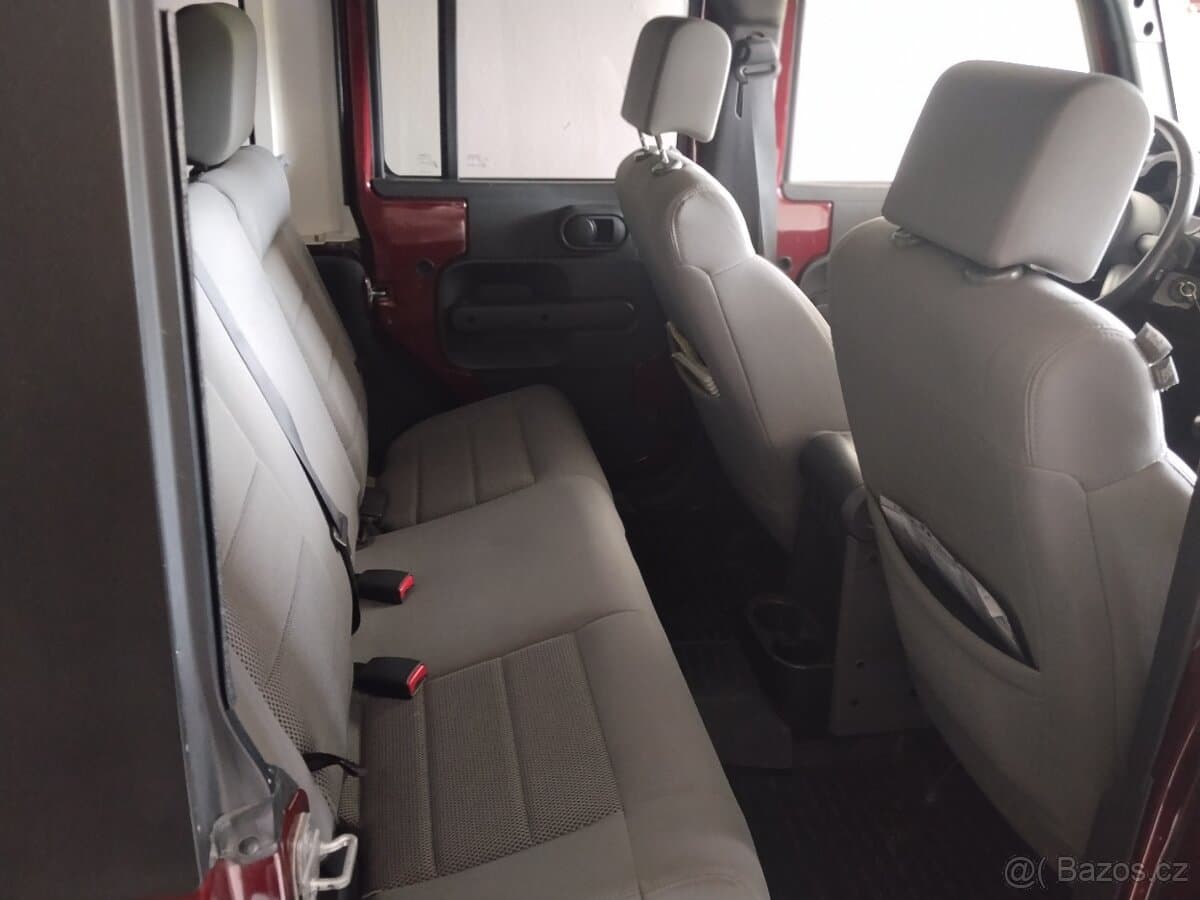 2010 Jeep WRANGLER - 13