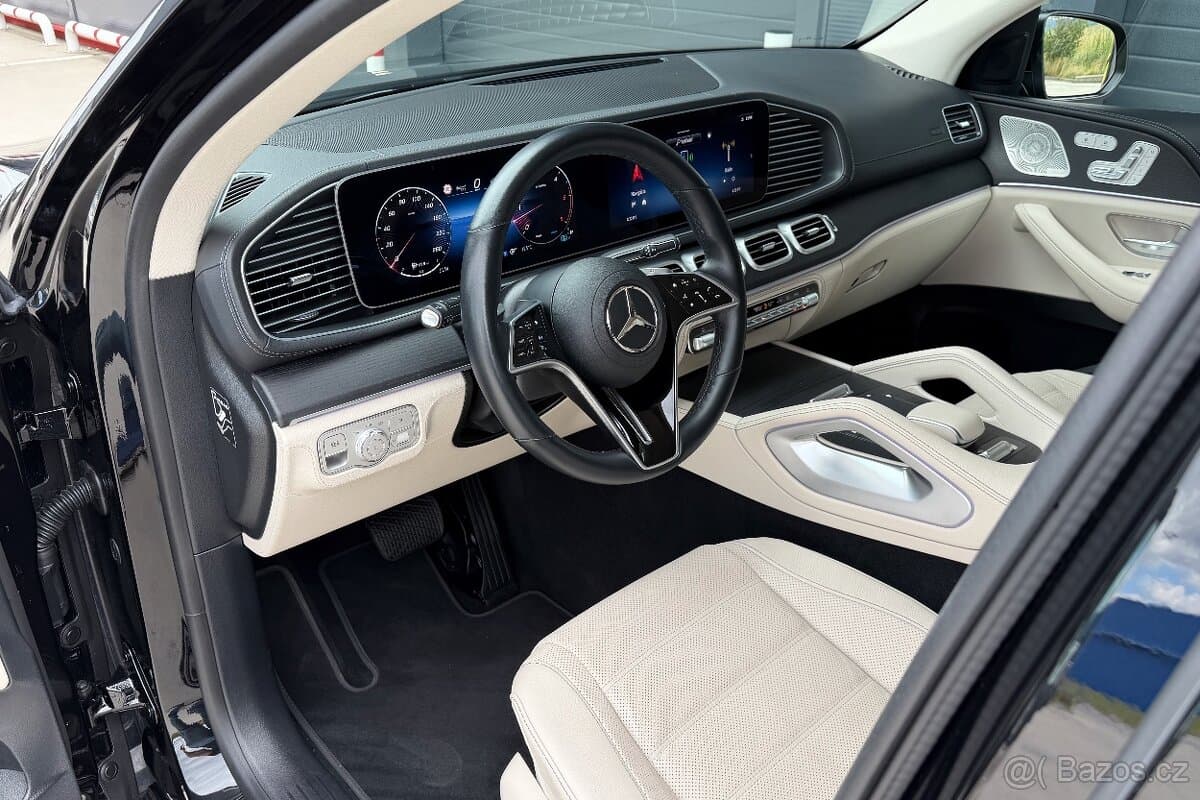 2025 Mercedes-Benz GL - 13