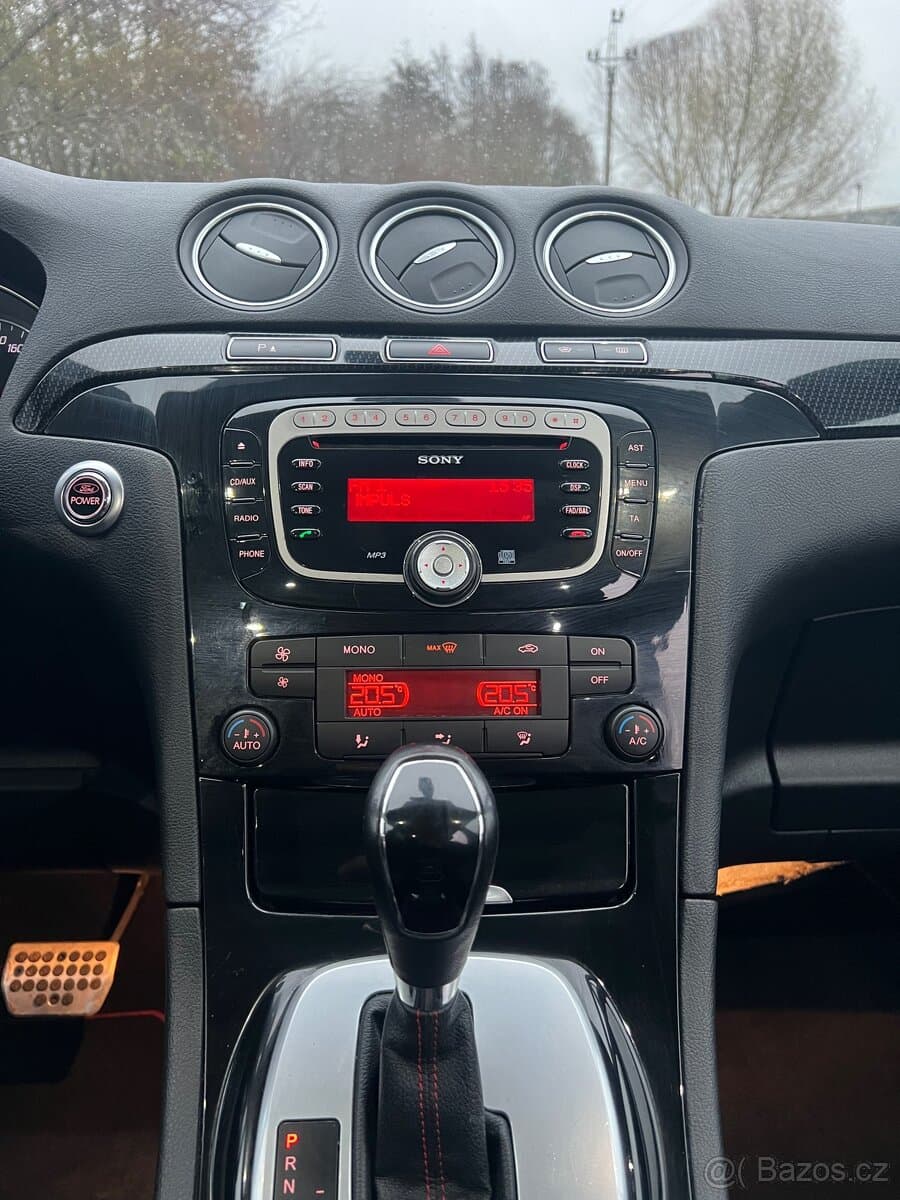 2011 Ford S-MAX - 13