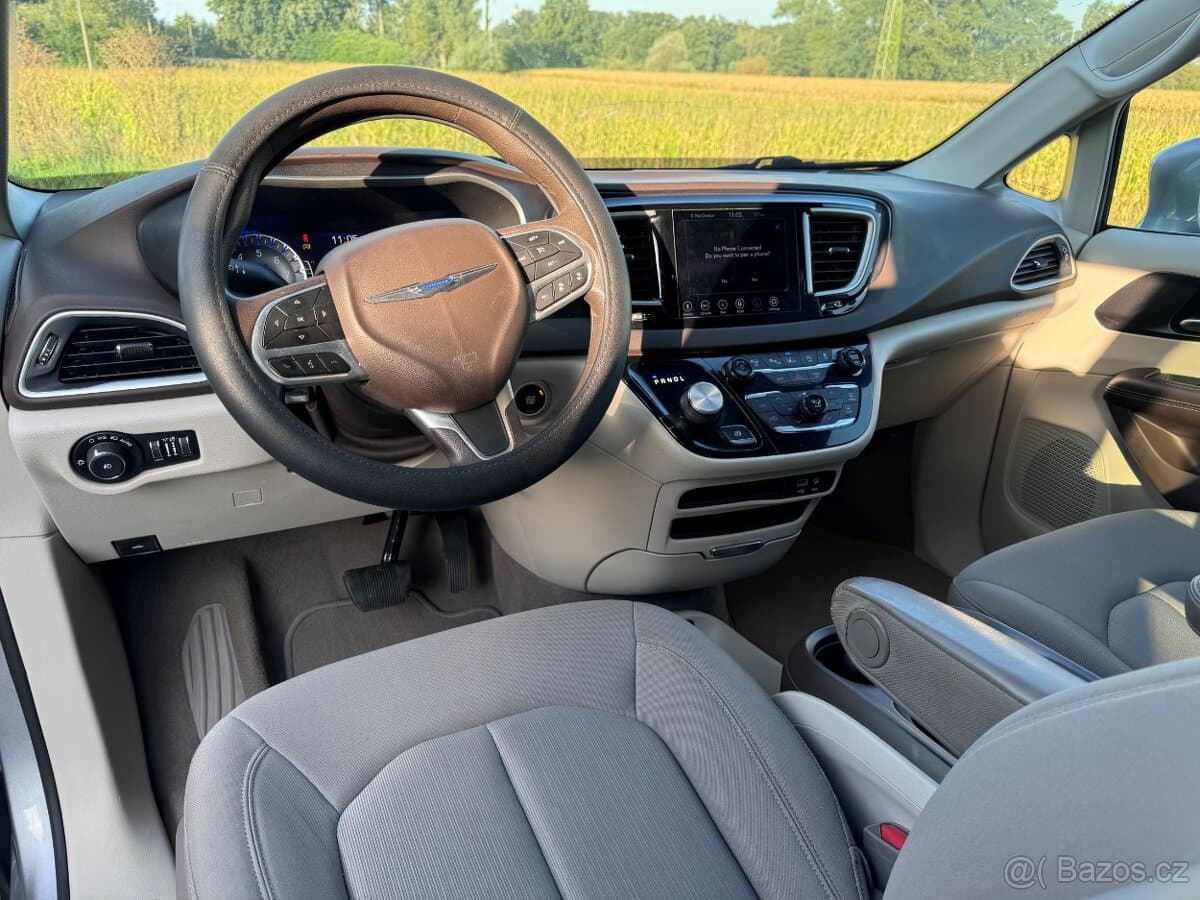 2020 Chrysler PACIFICA - 13