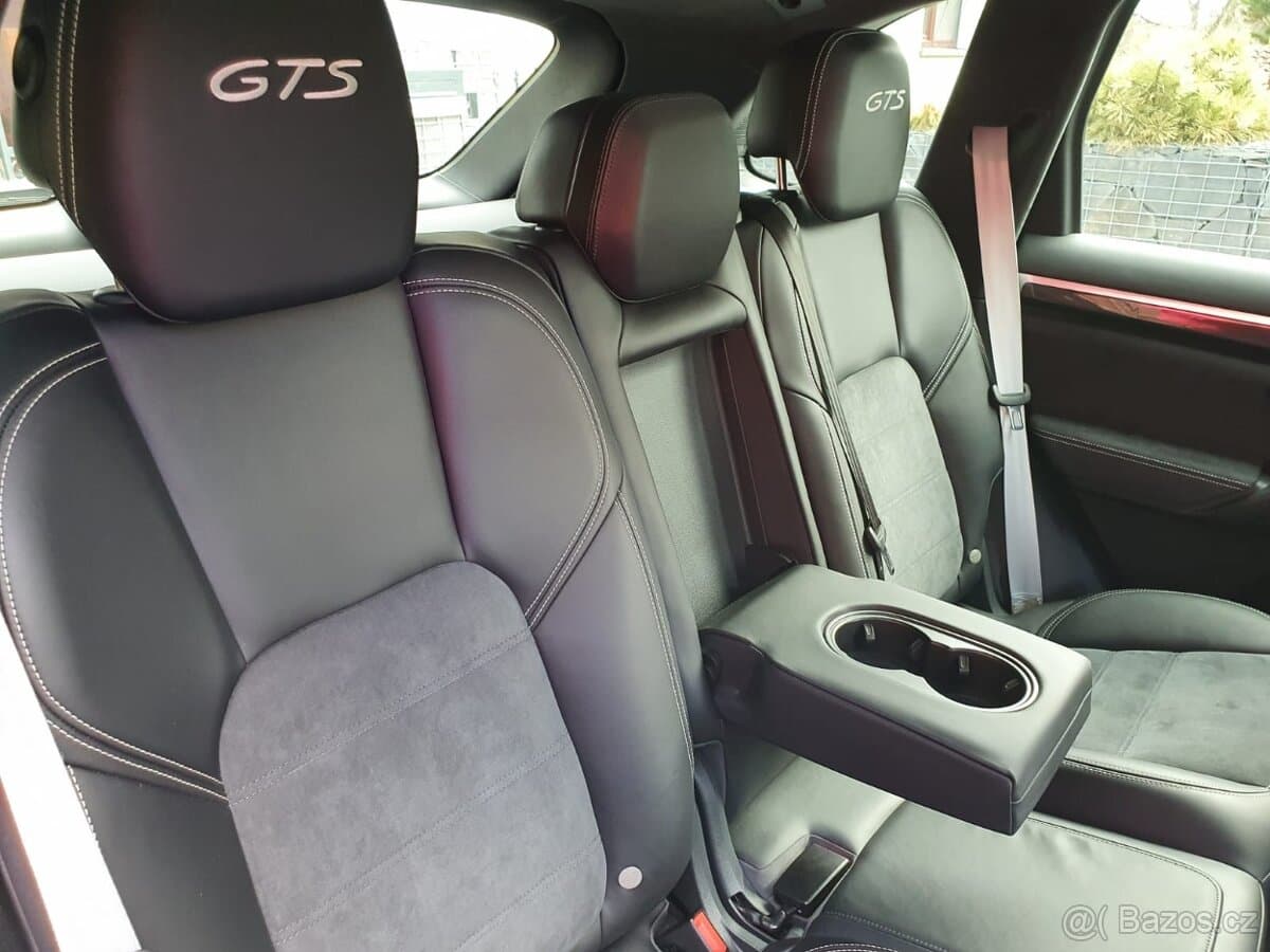 2015 Porsche CAYENNE - 13