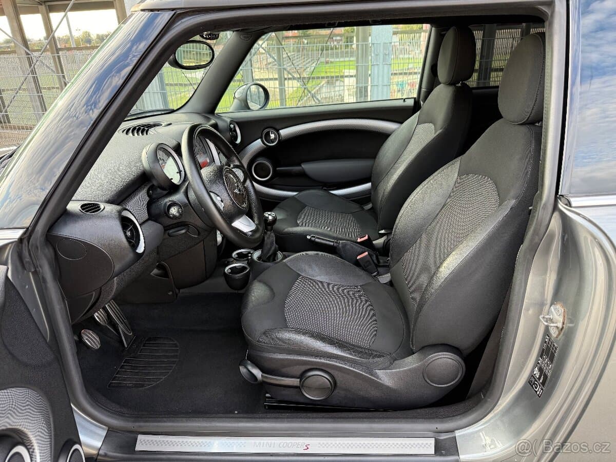 2010 Mini COOPER - 13