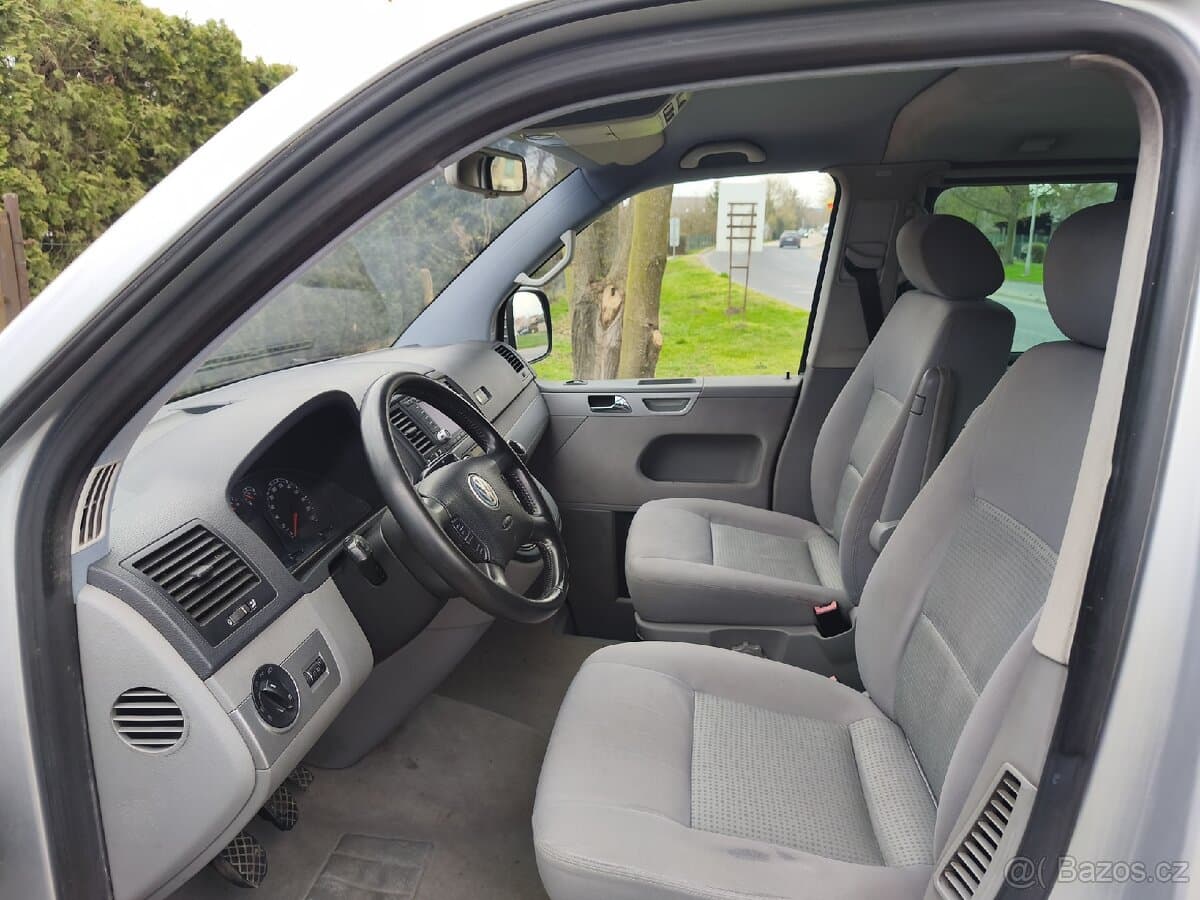 2005 Volkswagen MULTIVAN - 13