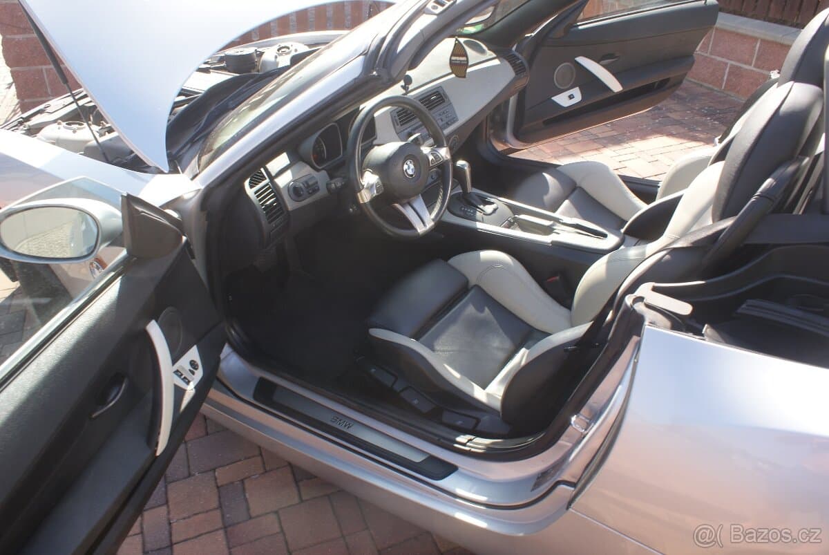 2004 BMW Z4 - 13