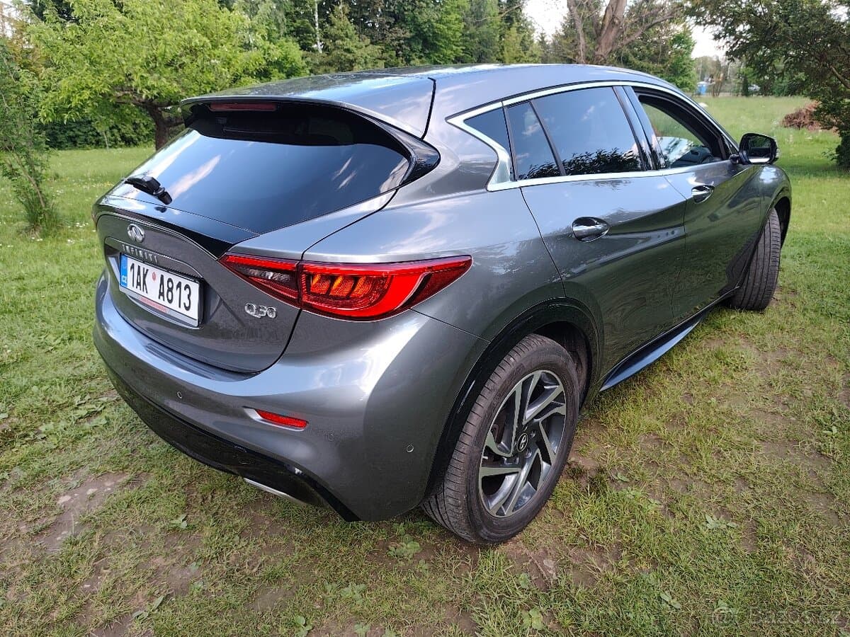 2019 Infiniti Q30 - 13