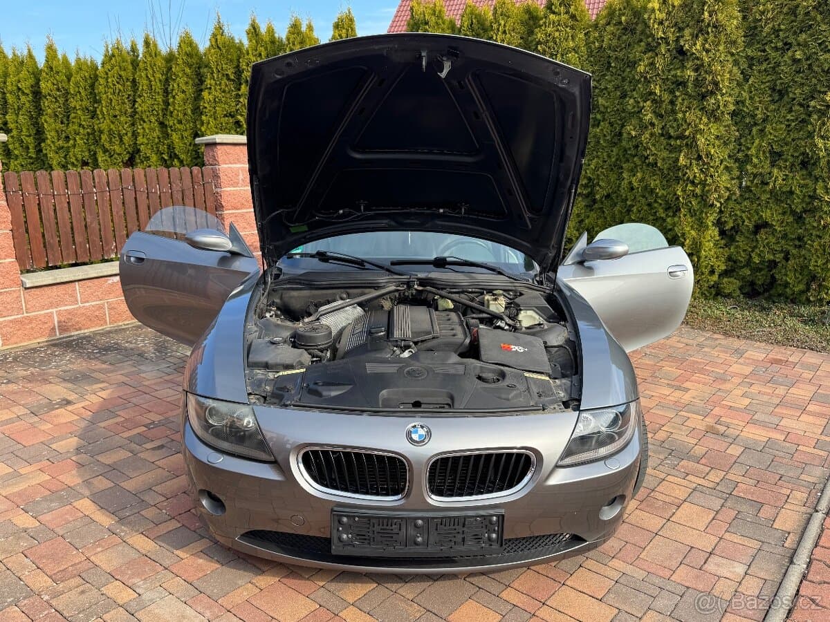 2005 BMW Z4 - 13