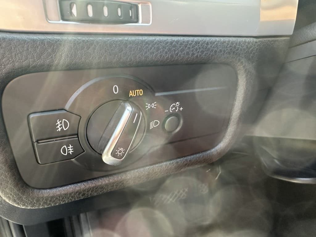 2012 Volkswagen TOUAREG - 13