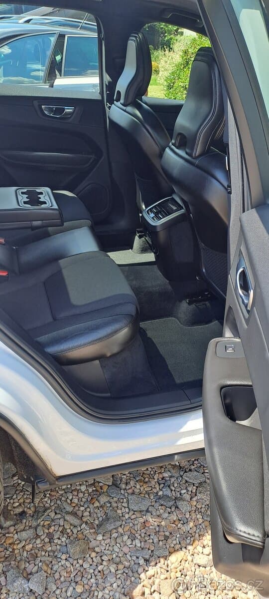 2019 Volvo XC60 - 13