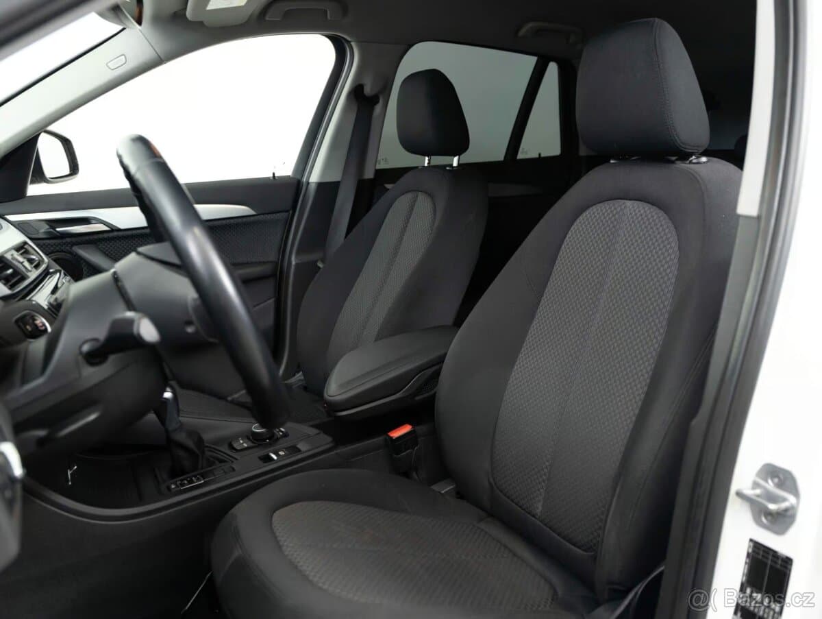 2017 BMW X1 - 13