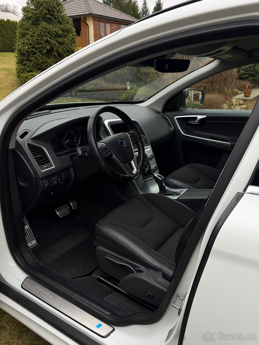 2017 Volvo XC60 - 13