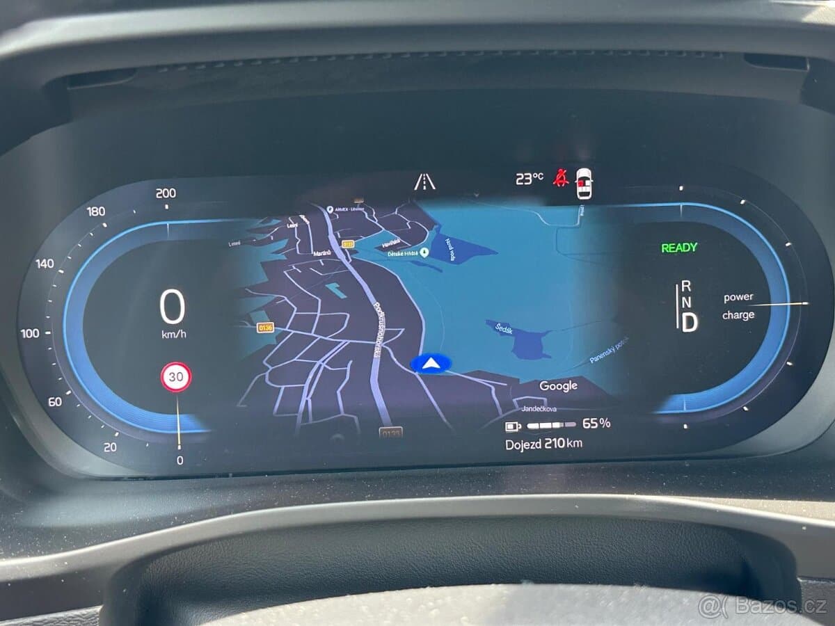 2022 Volvo C40 - 13