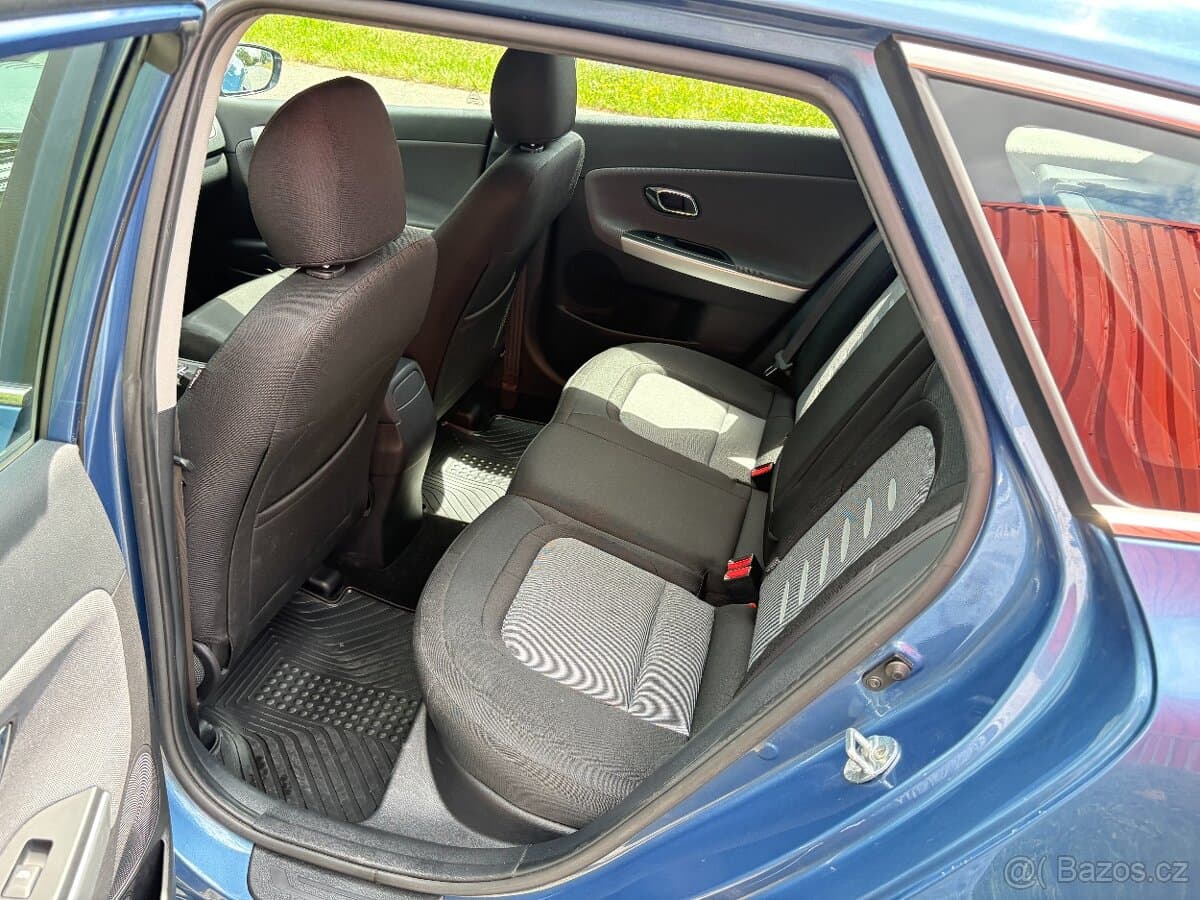 2013 Kia CEE'D - 13