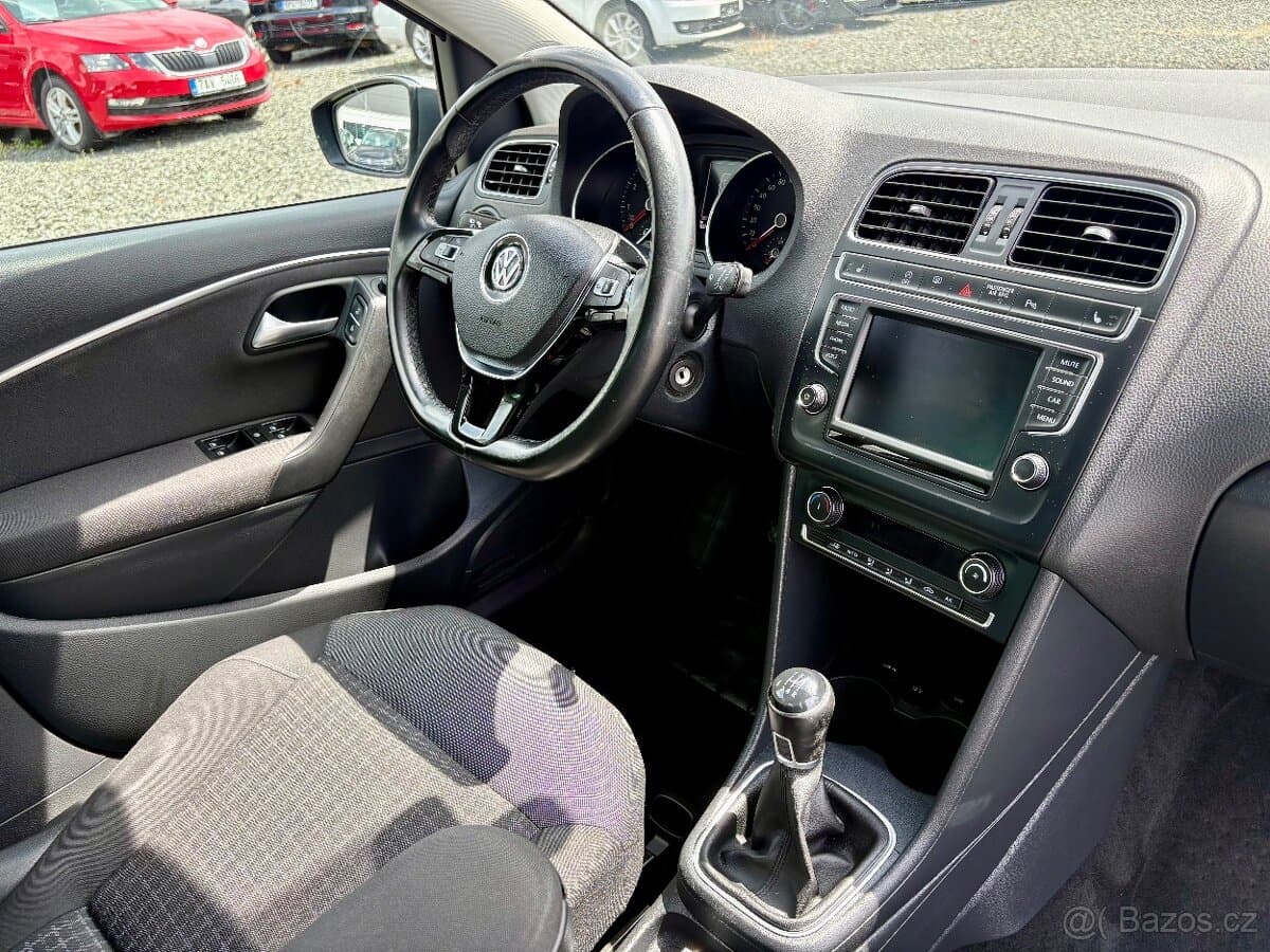 2016 Volkswagen POLO - 13