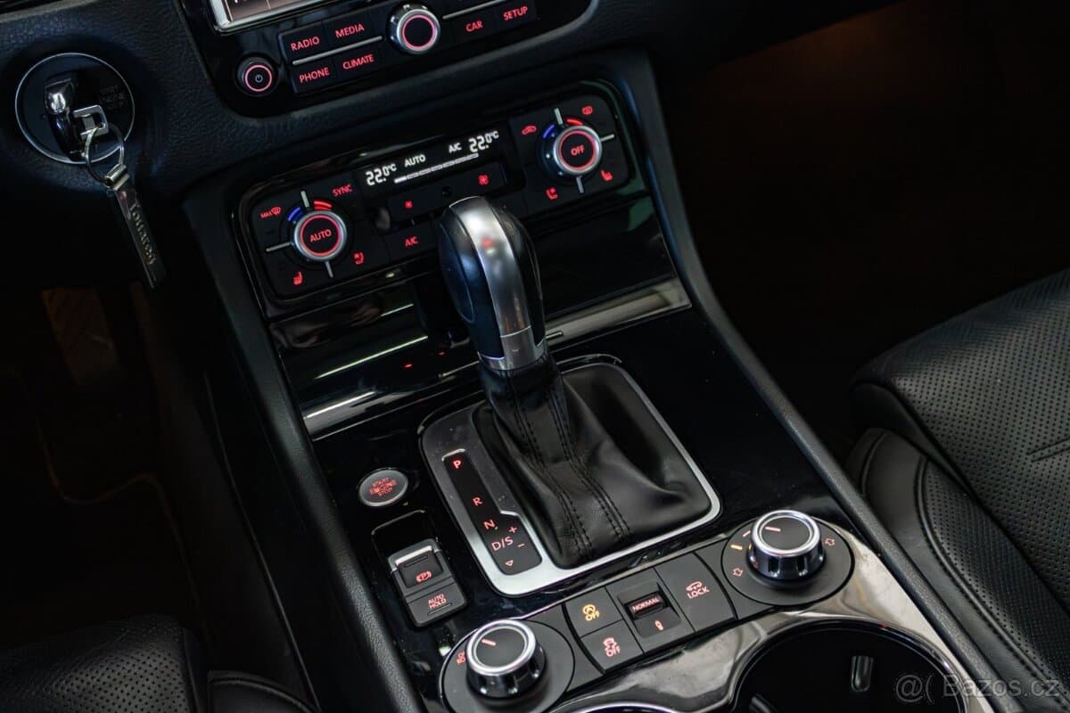 2014 Volkswagen TOUAREG - 13