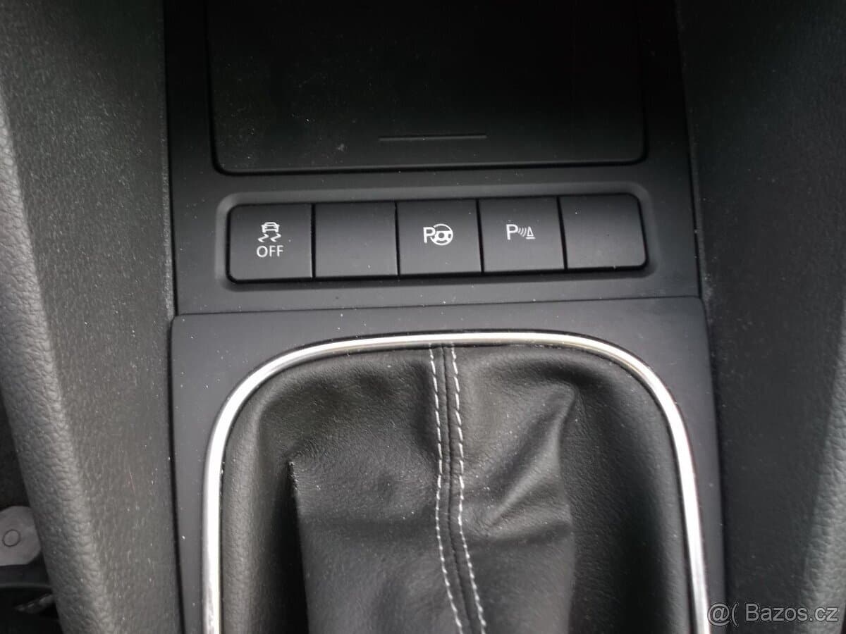 2011 Volkswagen GOLF - 13