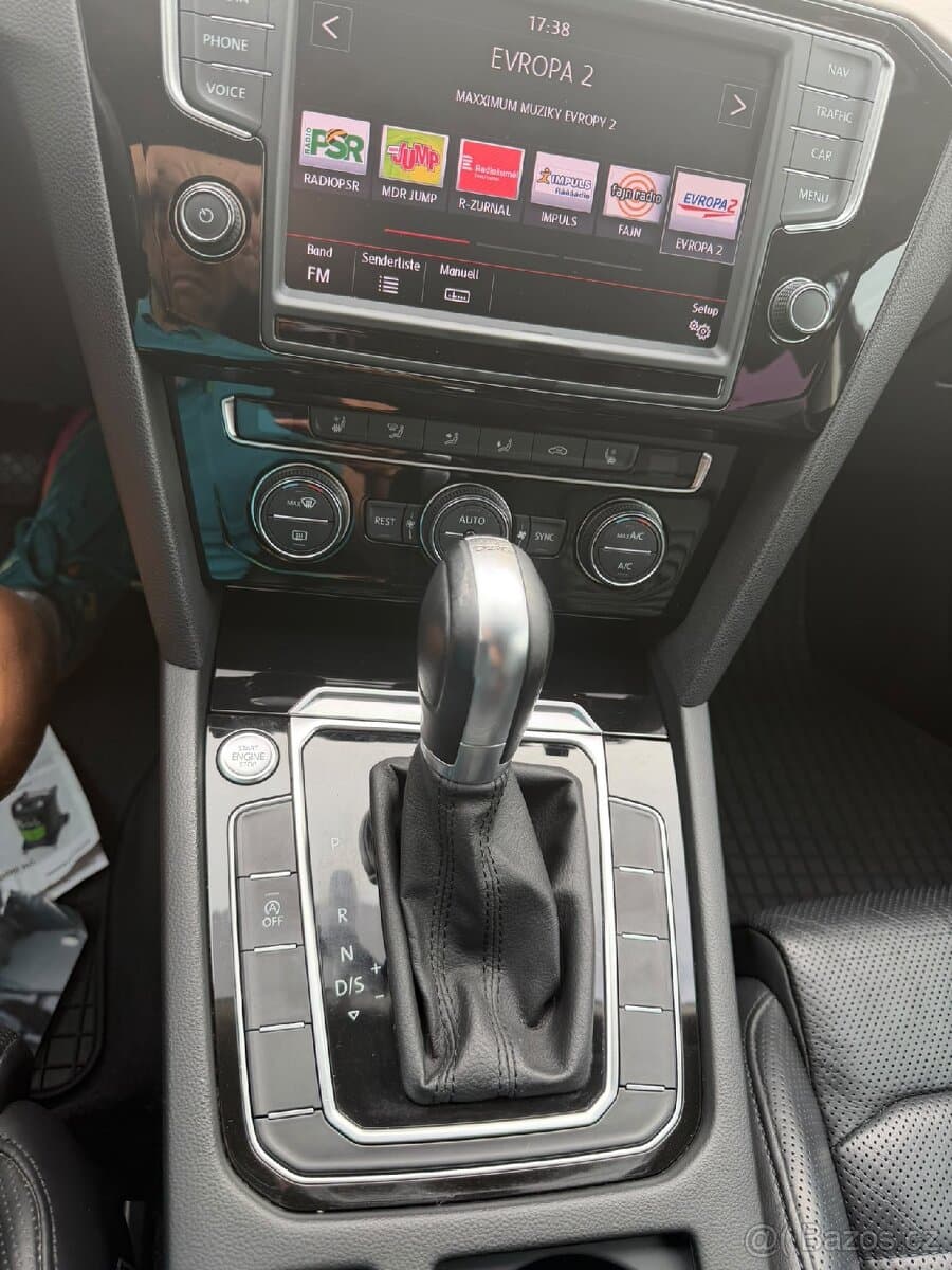 2016 Volkswagen PASSAT - 13