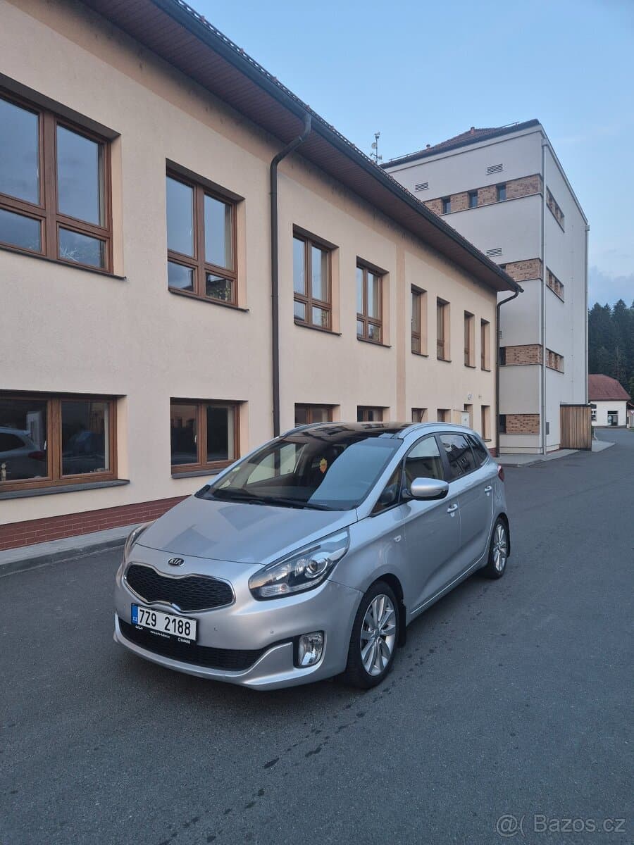 2015 Kia CARENS - 13