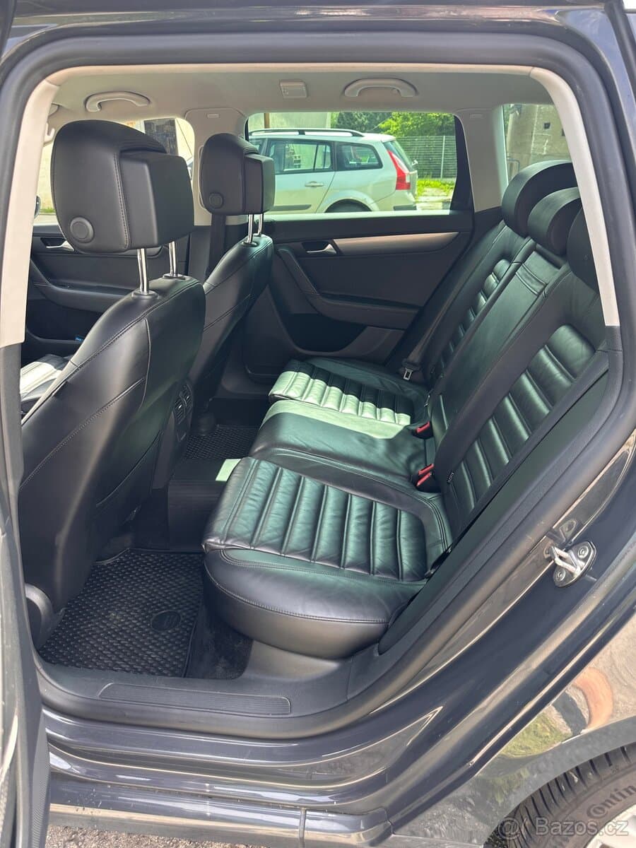 2013 Volkswagen PASSAT - 13