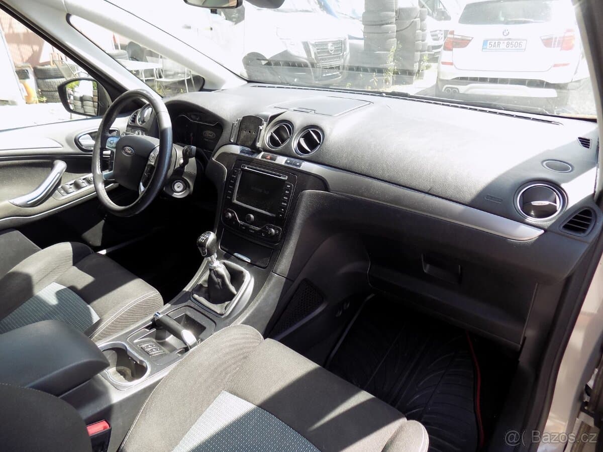 2014 Ford S-MAX - 13