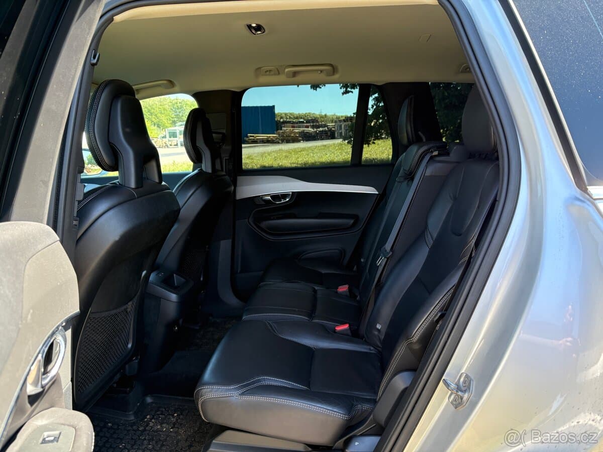 Volvo XC90 - 13