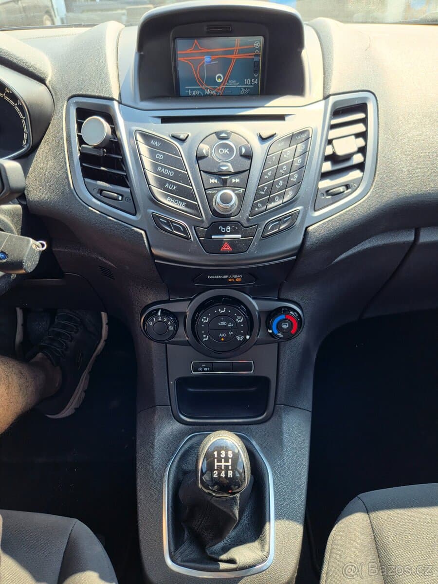 2015 Ford FIESTA - 13