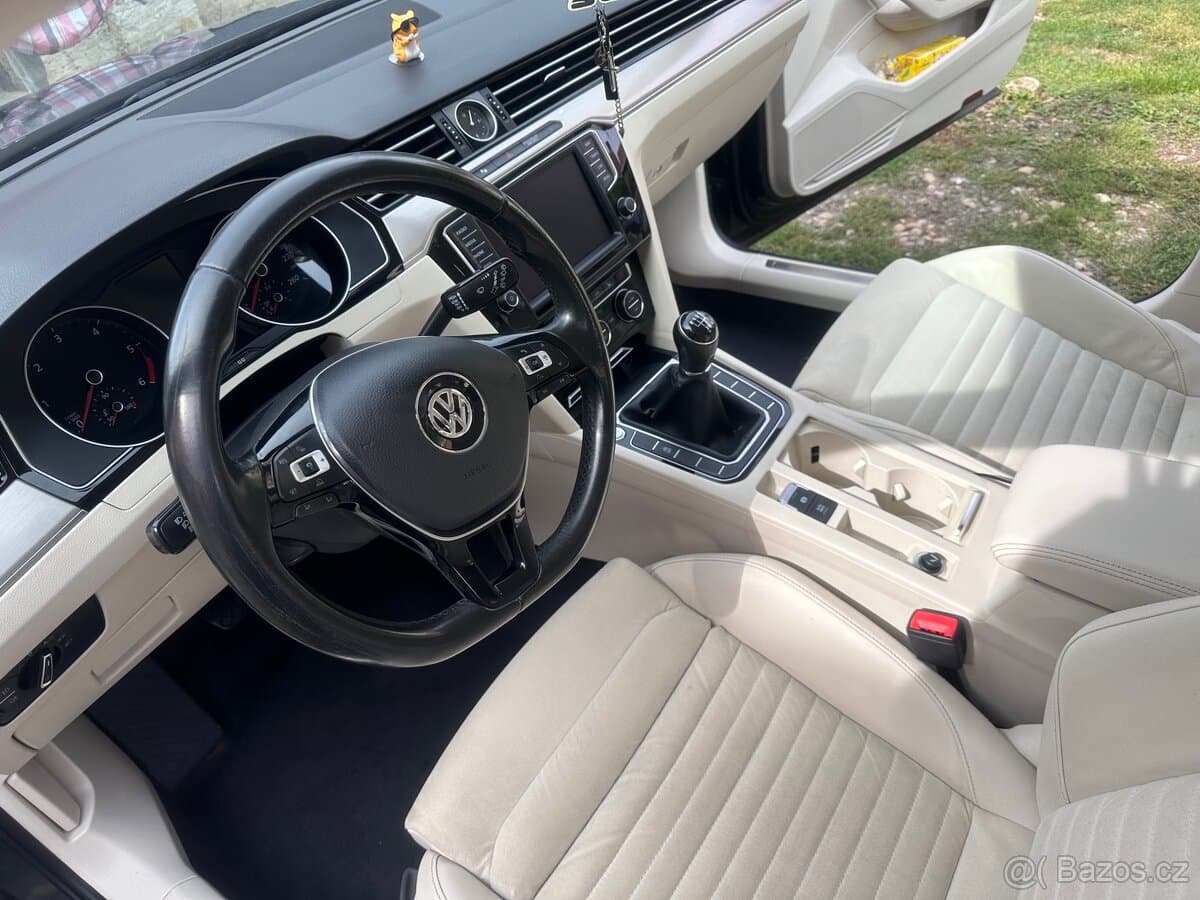 Volkswagen PASSAT - 13
