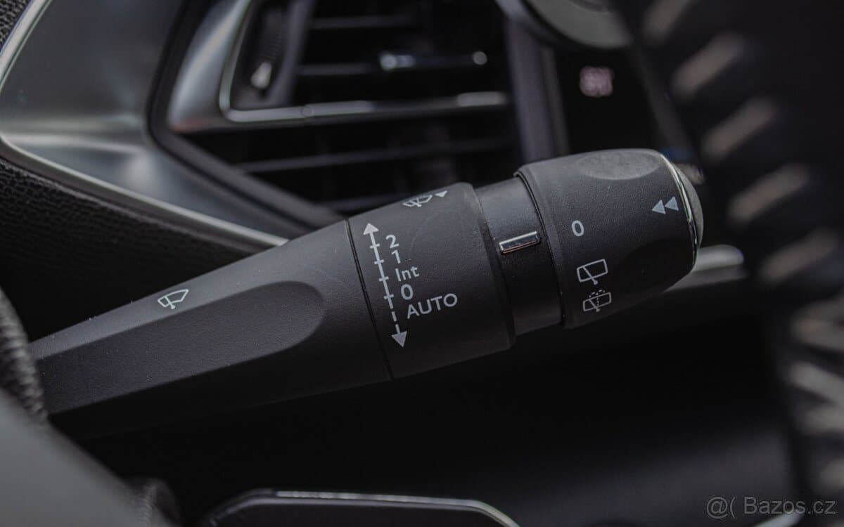 2020 Peugeot 308 - 13