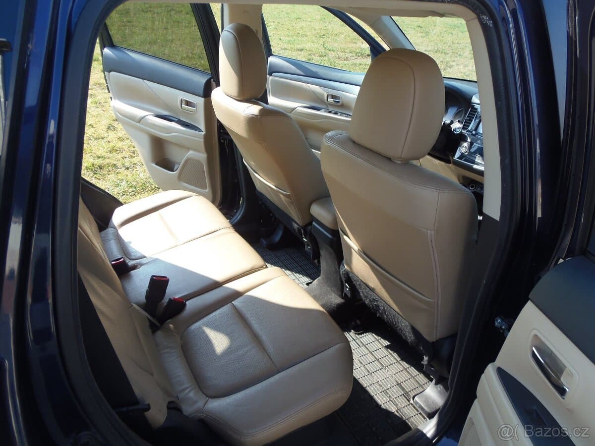 2013 Mitsubishi OUTLANDER - 13