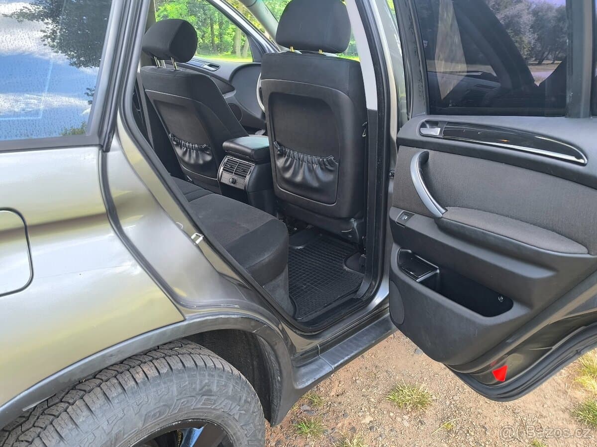 2005 BMW X5 - 13