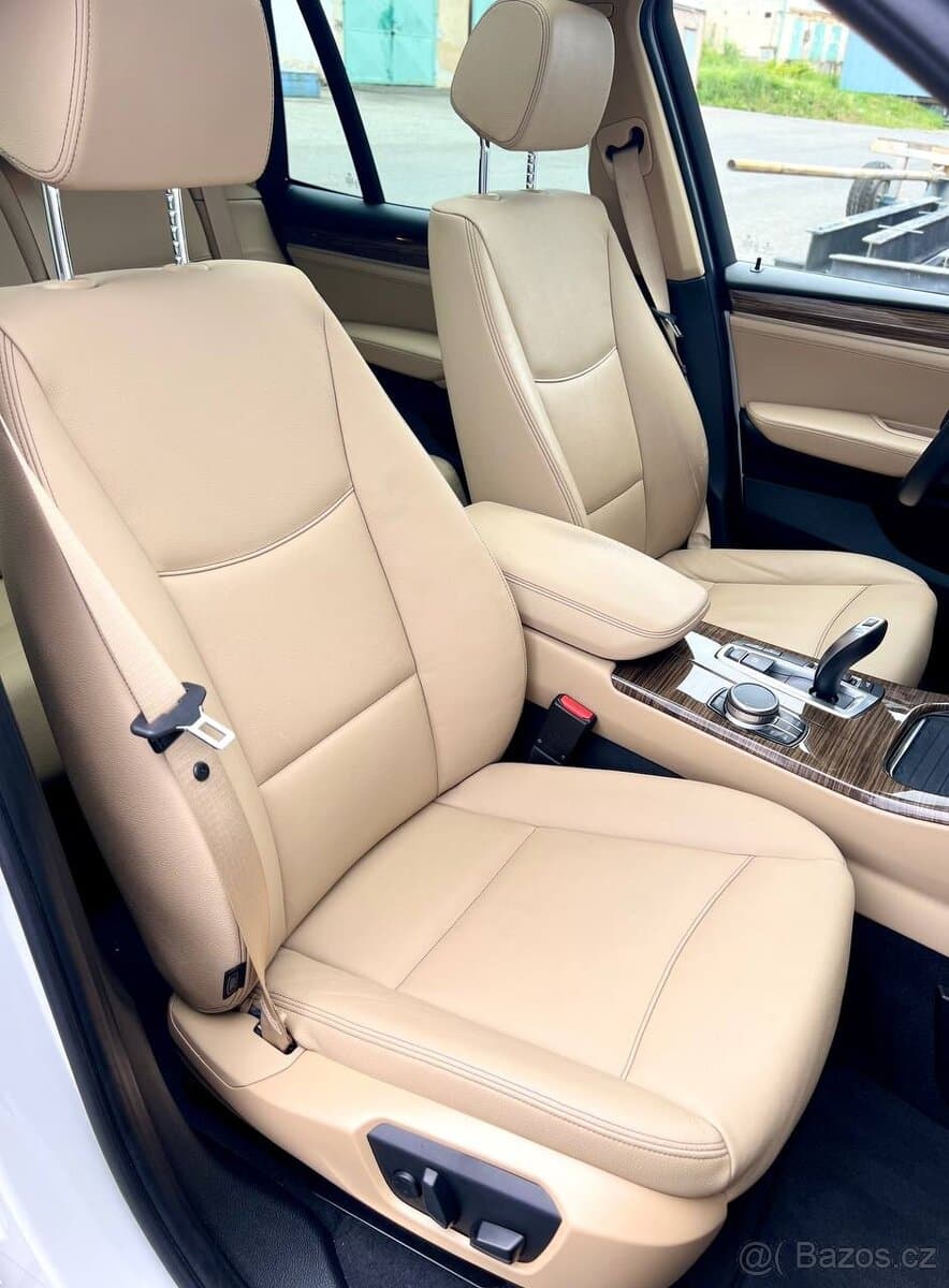 2017 BMW X3 - 13