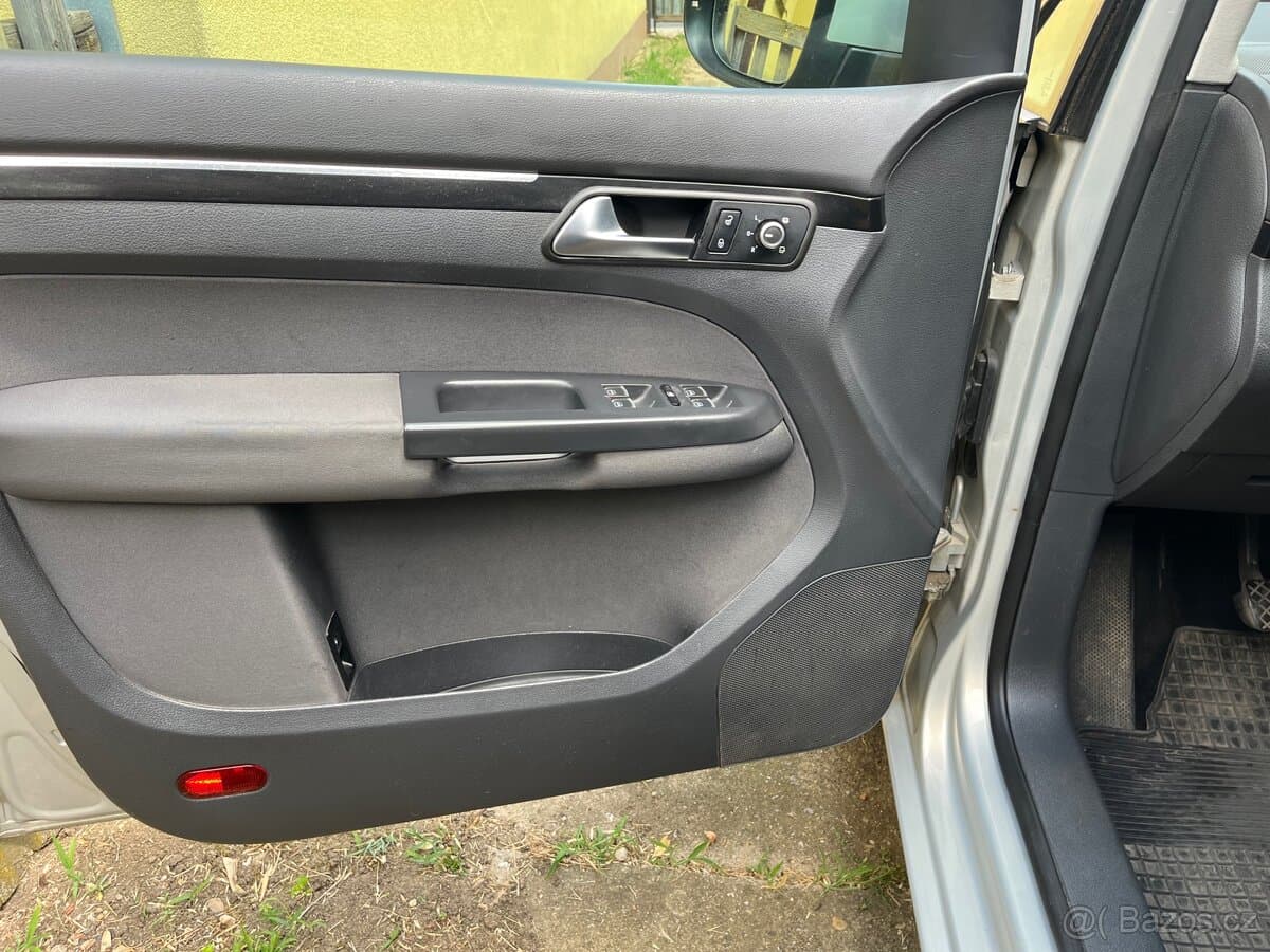 2011 Volkswagen TOURAN - 13