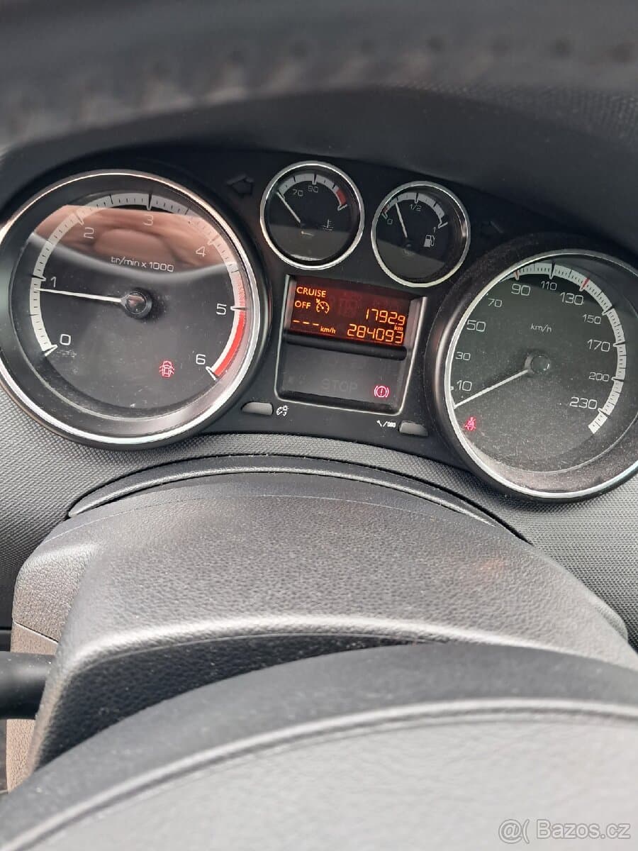 2014 Peugeot 308 - 13