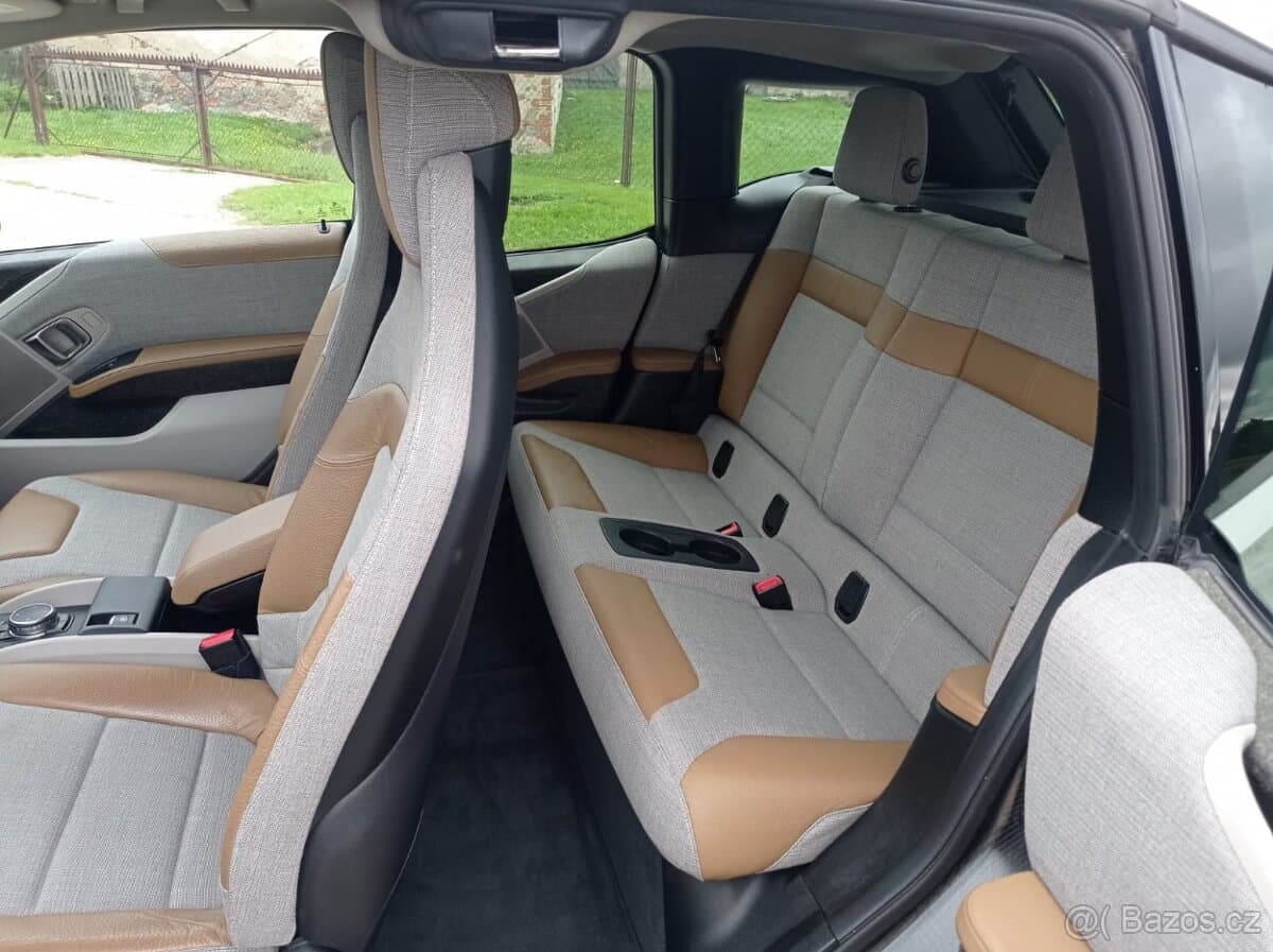2017 BMW i3 - 13