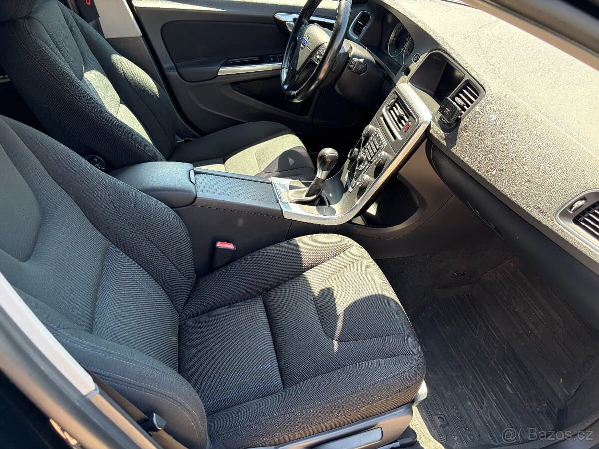 2012 Volvo V60 - 13