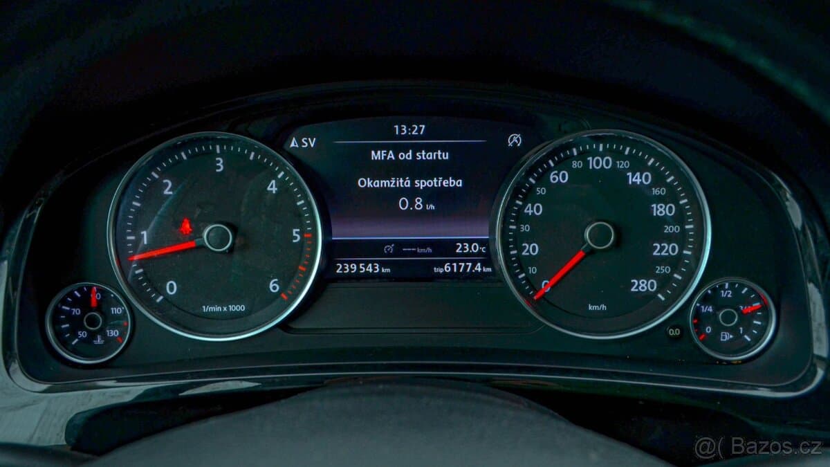 2011 Volkswagen TOUAREG - 13
