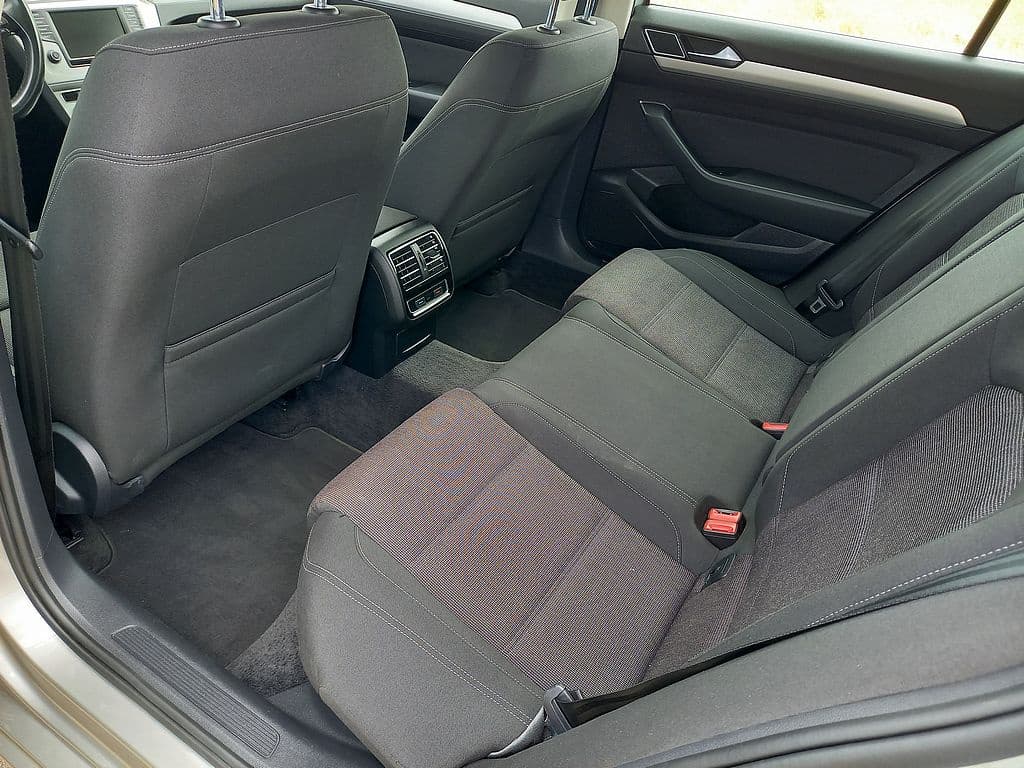 2016 Volkswagen PASSAT - 13